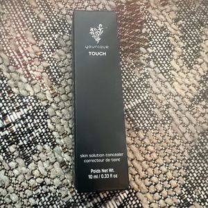 Younique skin solution concealer